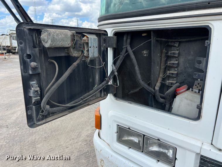 image for item EJ2999 2000 Blue Bird blood donation bus