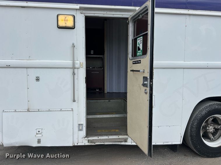 image for item EJ2999 2000 Blue Bird blood donation bus