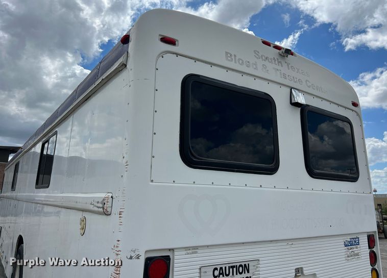 image for item EJ2999 2000 Blue Bird blood donation bus