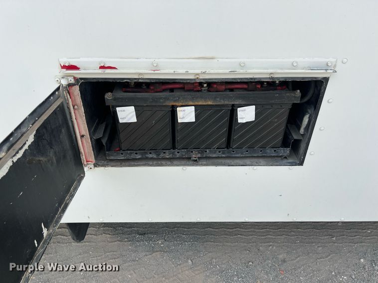 image for item EJ2999 2000 Blue Bird blood donation bus