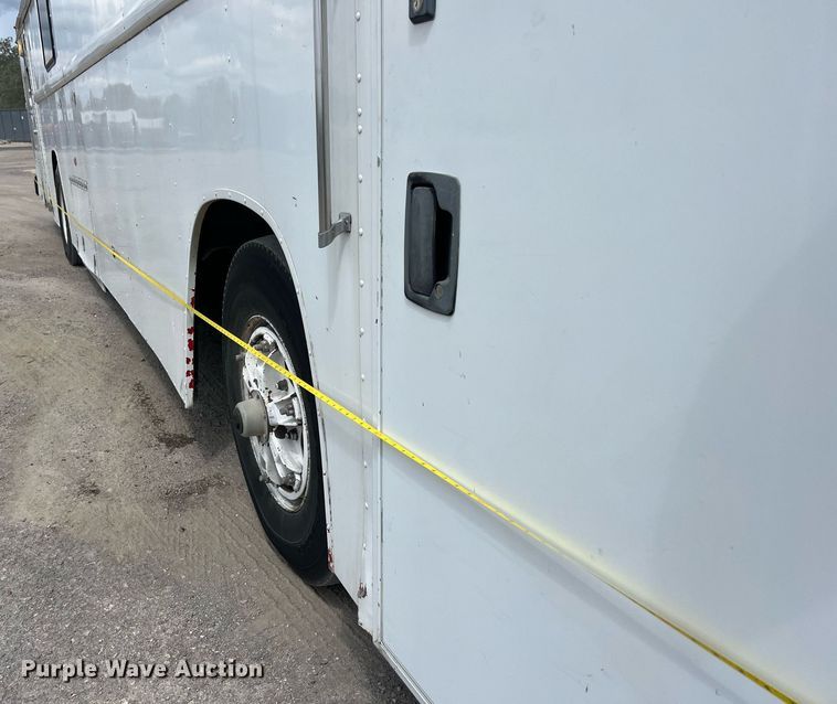 image for item EJ2999 2000 Blue Bird blood donation bus