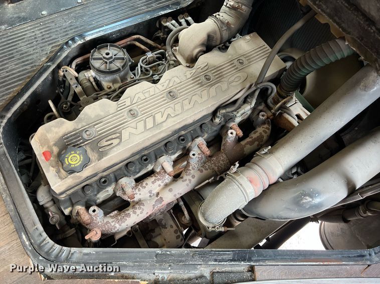 image for item EJ2999 2000 Blue Bird blood donation bus