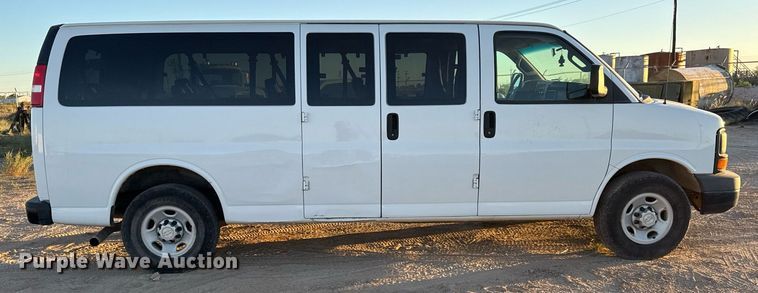 image for item EJ3034 2016 Chevrolet  Express LS 3500 van