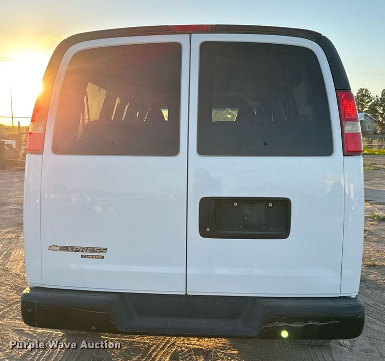 image for item EJ3034 2016 Chevrolet  Express LS 3500 van