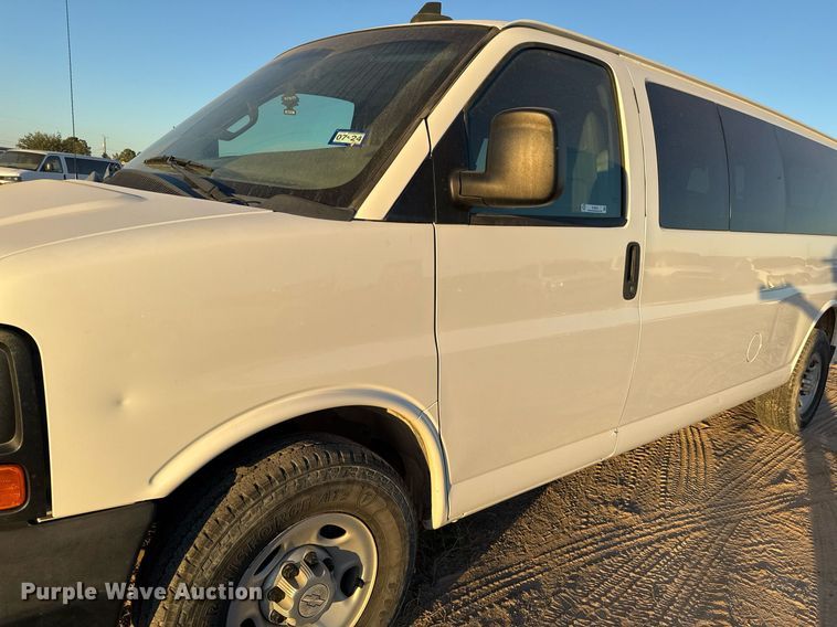 image for item EJ3034 2016 Chevrolet  Express LS 3500 van