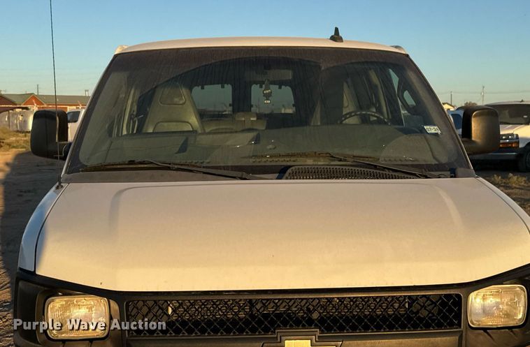 image for item EJ3034 2016 Chevrolet  Express LS 3500 van