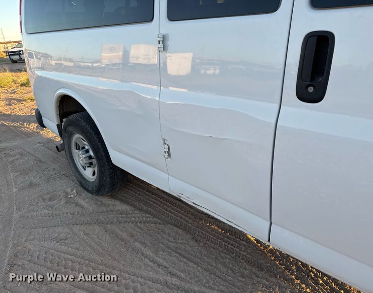 image for item EJ3034 2016 Chevrolet  Express LS 3500 van