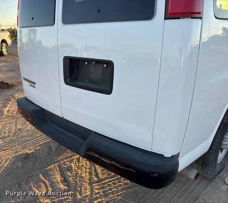 image for item EJ3034 2016 Chevrolet  Express LS 3500 van