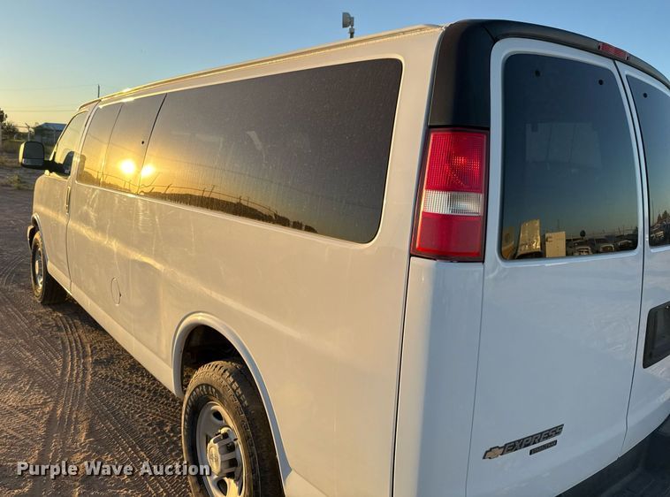 image for item EJ3034 2016 Chevrolet  Express LS 3500 van