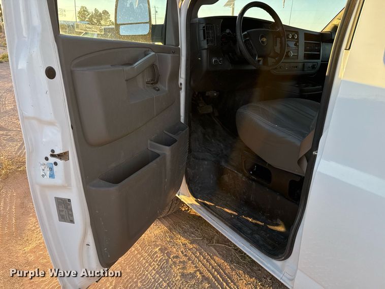 image for item EJ3034 2016 Chevrolet  Express LS 3500 van