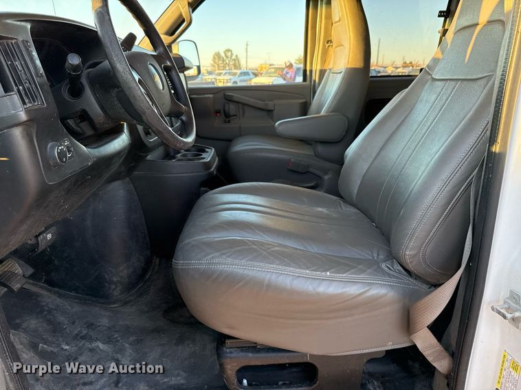 image for item EJ3034 2016 Chevrolet  Express LS 3500 van