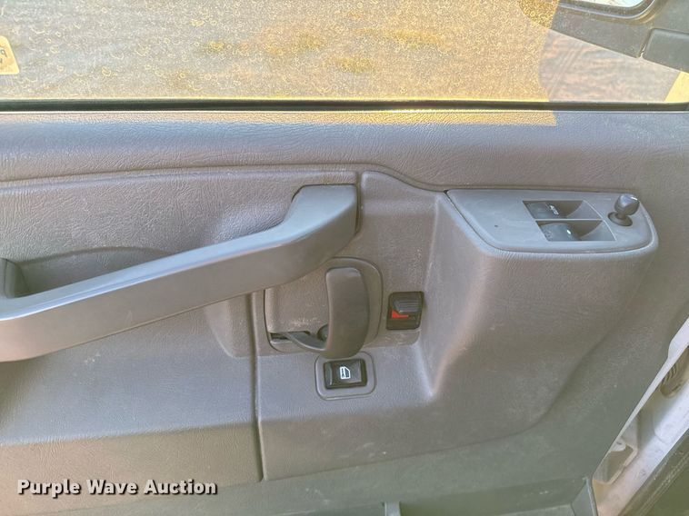 image for item EJ3034 2016 Chevrolet  Express LS 3500 van