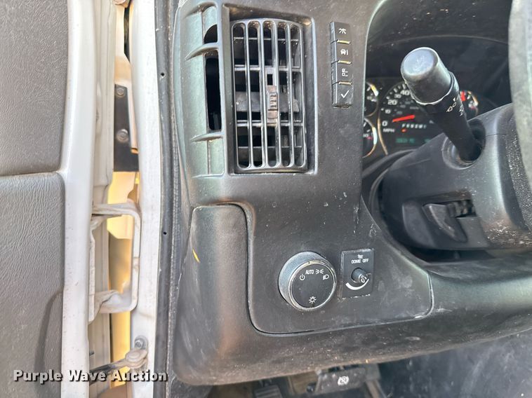 image for item EJ3034 2016 Chevrolet  Express LS 3500 van