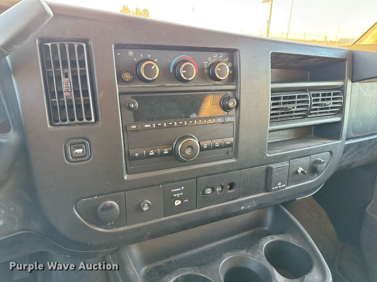 image for item EJ3034 2016 Chevrolet  Express LS 3500 van