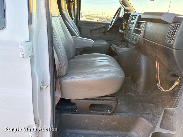 image for item EJ3034 2016 Chevrolet  Express LS 3500 van