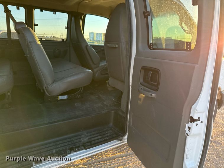 image for item EJ3034 2016 Chevrolet  Express LS 3500 van