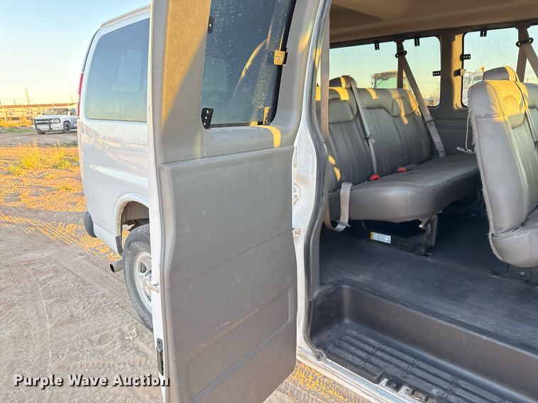image for item EJ3034 2016 Chevrolet  Express LS 3500 van