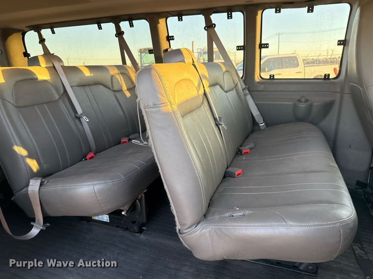 image for item EJ3034 2016 Chevrolet  Express LS 3500 van