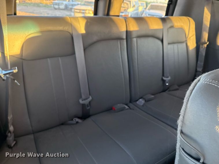 image for item EJ3034 2016 Chevrolet  Express LS 3500 van