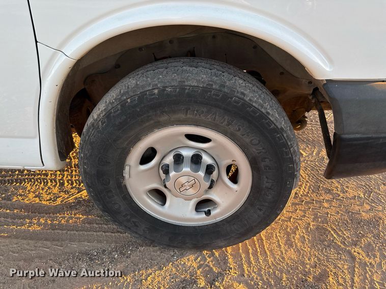 image for item EJ3034 2016 Chevrolet  Express LS 3500 van