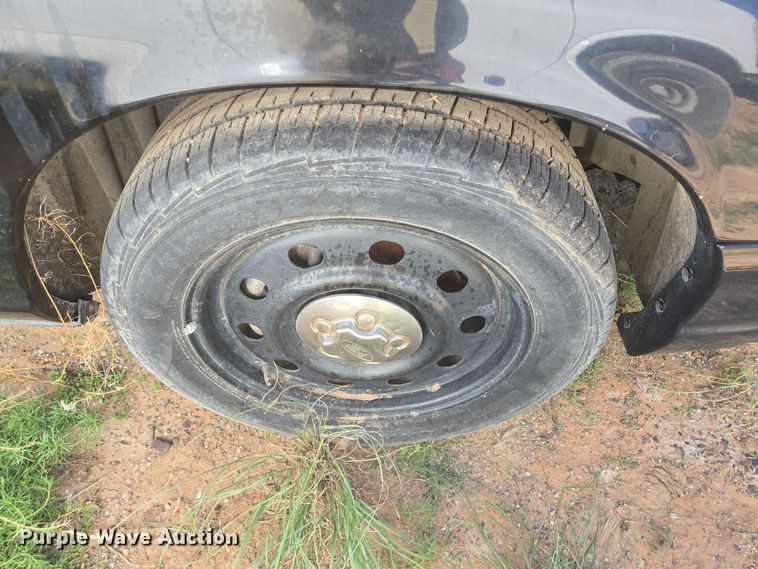 image for item EJ3040 2009 Ford Crown Victoria Police Interceptor 