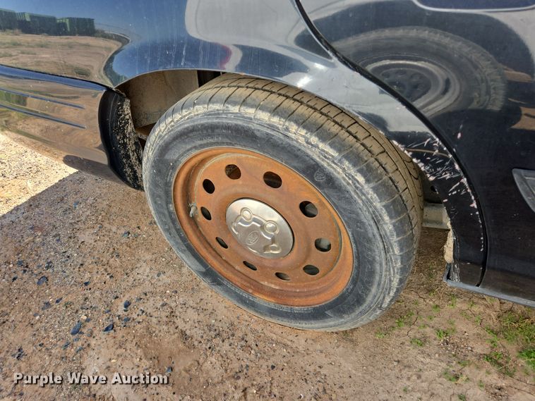 image for item EJ3040 2009 Ford Crown Victoria Police Interceptor 