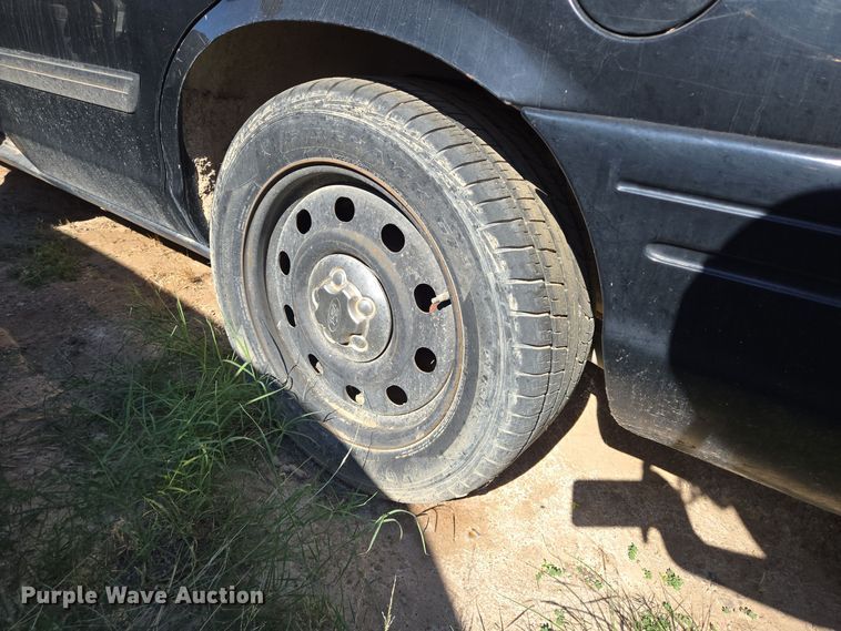 image for item EJ3040 2009 Ford Crown Victoria Police Interceptor 