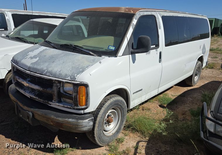 image for item EJ3041 2001 Chevrolet  Express 3500 van