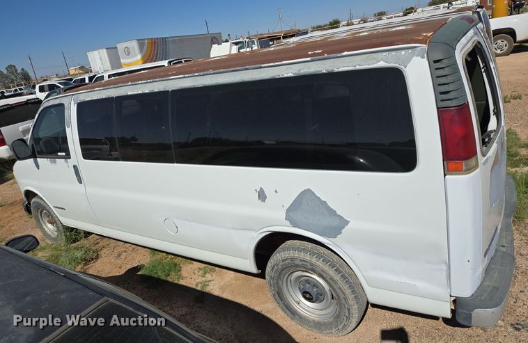 image for item EJ3041 2001 Chevrolet  Express 3500 van