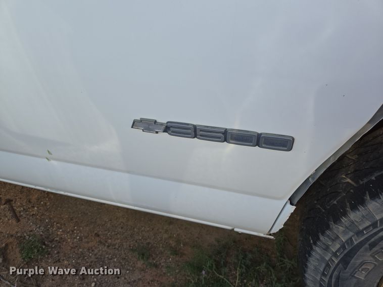 image for item EJ3041 2001 Chevrolet  Express 3500 van