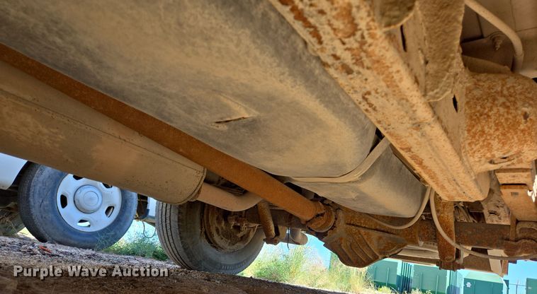 image for item EJ3041 2001 Chevrolet  Express 3500 van