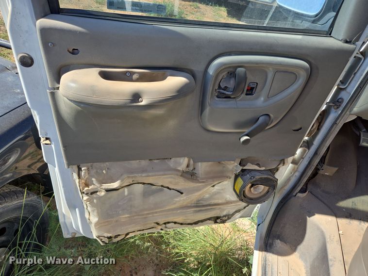 image for item EJ3041 2001 Chevrolet  Express 3500 van