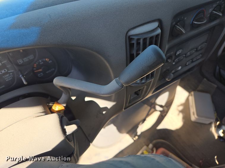 image for item EJ3041 2001 Chevrolet  Express 3500 van