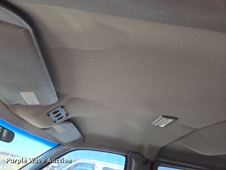 image for item EJ3041 2001 Chevrolet  Express 3500 van