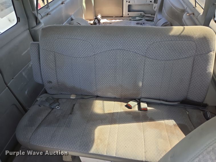 image for item EJ3041 2001 Chevrolet  Express 3500 van