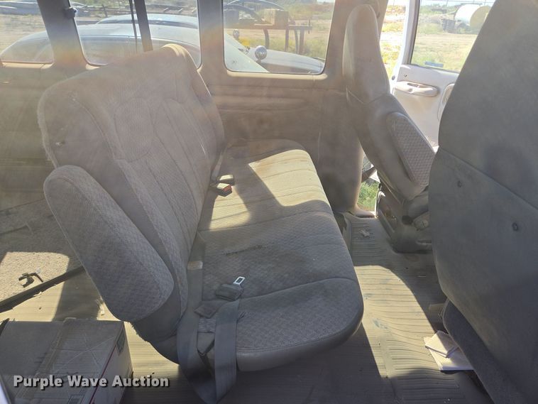 image for item EJ3041 2001 Chevrolet  Express 3500 van