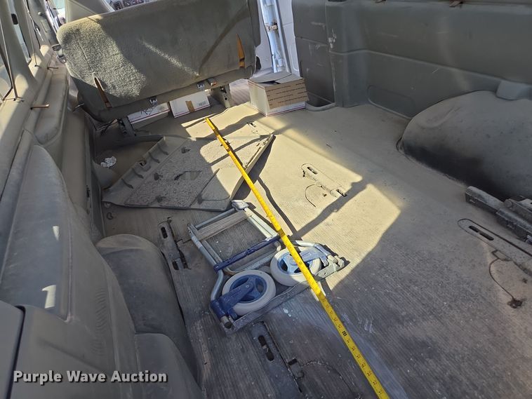 image for item EJ3041 2001 Chevrolet  Express 3500 van