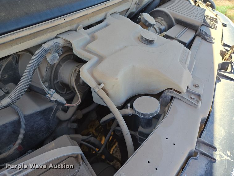 image for item EJ3041 2001 Chevrolet  Express 3500 van