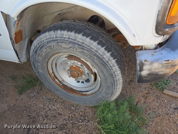 image for item EJ3041 2001 Chevrolet  Express 3500 van