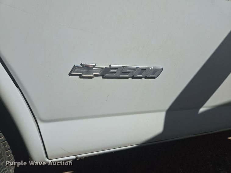 image for item EJ3043 2005 Chevrolet  Express 3500 van