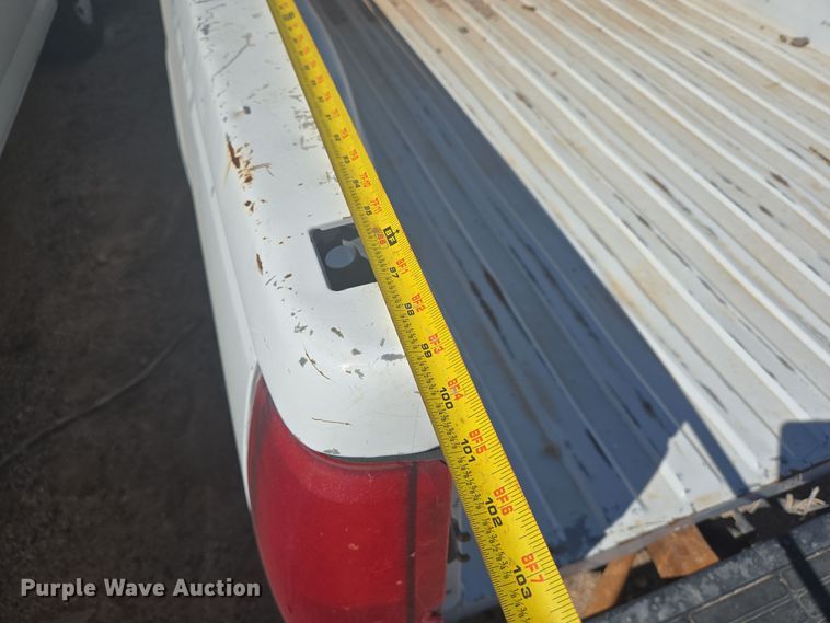 image for item EJ3044 2000 Chevrolet C2500 pickup truck