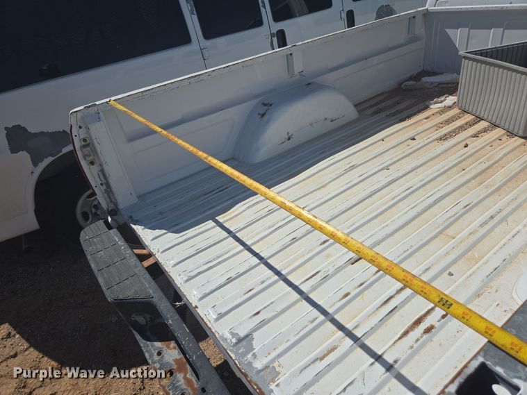 image for item EJ3044 2000 Chevrolet C2500 pickup truck