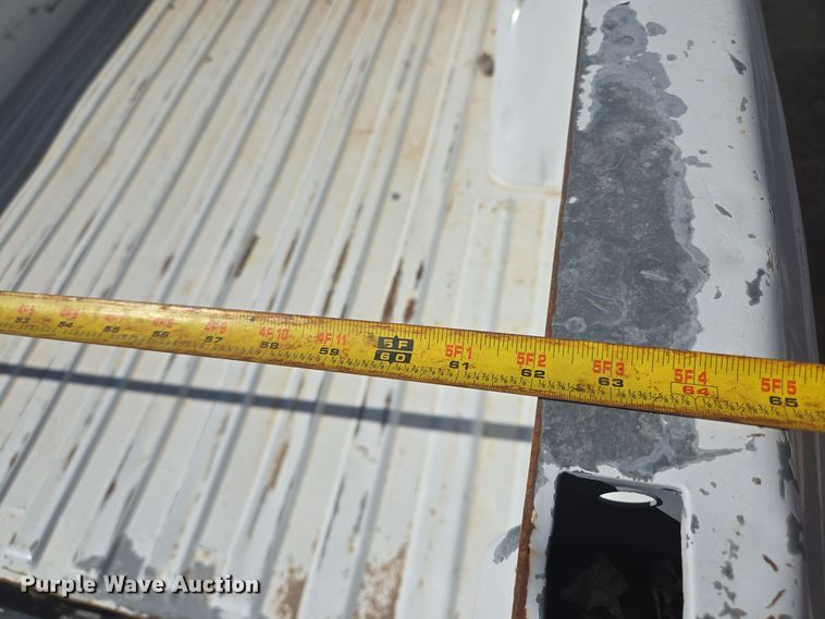 image for item EJ3044 2000 Chevrolet C2500 pickup truck