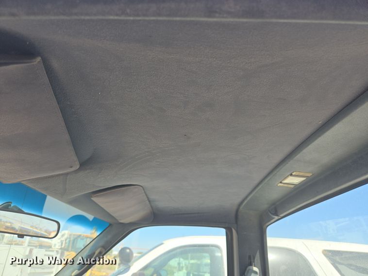 image for item EJ3044 2000 Chevrolet C2500 pickup truck