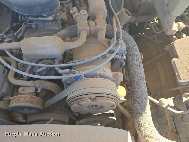 image for item EJ3044 2000 Chevrolet C2500 pickup truck