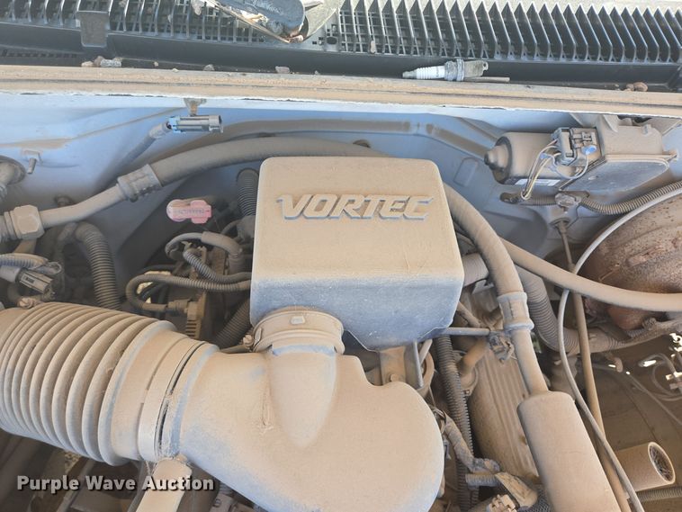 image for item EJ3044 2000 Chevrolet C2500 pickup truck