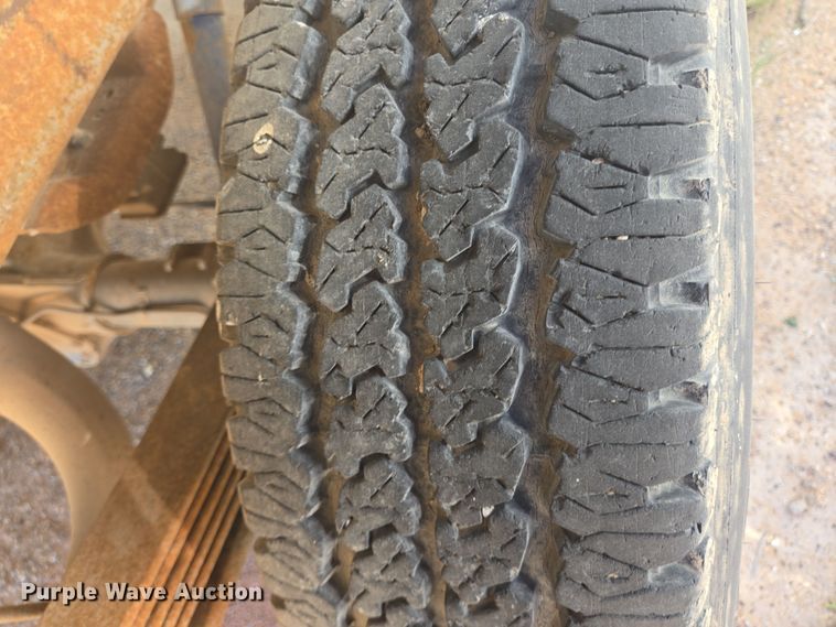 image for item EJ3044 2000 Chevrolet C2500 pickup truck