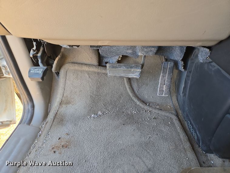 image for item EJ3049 2002 Chevrolet  Venture van