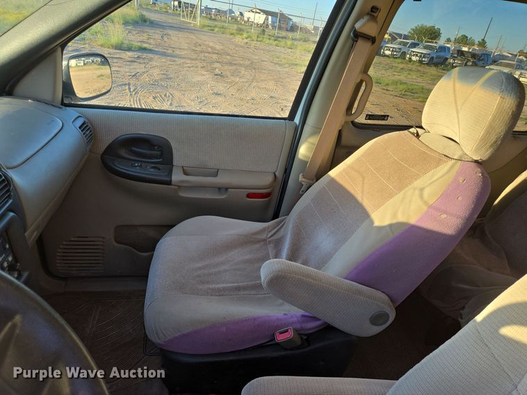 image for item EJ3049 2002 Chevrolet  Venture van