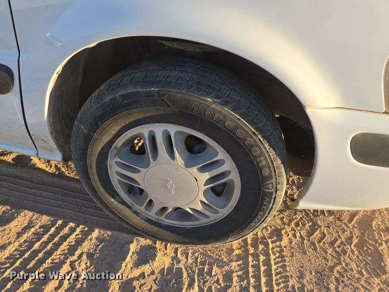 image for item EJ3049 2002 Chevrolet  Venture van